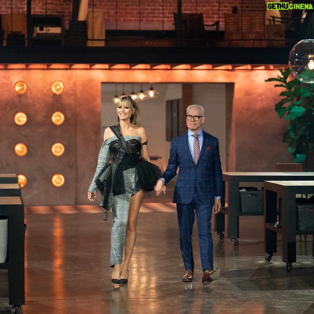 Tim Gunn - 31.9K Likes - Season 3 🤩👏 Who’s ready?
@makingthecuttv @amazonfashion #makingthecut