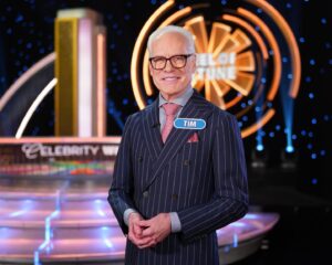 Tim Gunn Instagram - I will be competing tonight to raise money for Human Rights Campaign Foundation during #CelebrityWheelOfFortune! 🎉Watch me alongside Debbie Gibson and Luis Guzmán for a chance to win over $1M!
 @celebritywheeloffortune @debbiegibson @loueyfromthehood @humanrightscampaign