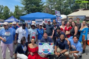 Tim Kaine Instagram - My final 4th of July stop today was Dale City’s 4th Family Fun Day and parade. Thankful for our democracy and the opportunity to celebrate it with everyone today.