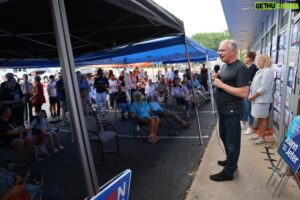 Tim Kaine Instagram - Wow, it's loud out here! The area was packed with Democrats as Chair Susan Swecker and I helped kicked off a canvass launch with the @vademocrats coordinated campaign in Staunton. Let's win this!