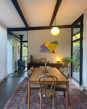 Tim Ross Instagram - Has a cup of tea and wander around @the.glass.house.1957 the Bill Lucas classic  in the Sydney suburb of Castlecrag.
Inspiring and challenging, the new owners have breathed new life and love into this iconic home with the expert help of @hobolonergan 
It was an absolute treat.