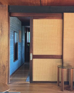 Tim Ross Instagram - I had a really wonderful afternoon giving a couple of talks here in this 1960s home designed by Bryce Mortlock. In the audience were the couple who just sold the house, the new owners, a brother and sister who grew up there, and the son of the architect. It was a good place to talk about memory and home. I like this talk quite a lot. I must do a few more of them soon.

With recent additions by @the_modernist 
Sold by @modernhouse_co 

#modernism #architecture