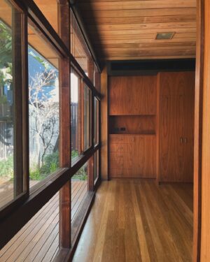 Tim Ross Instagram - I had a really wonderful afternoon giving a couple of talks here in this 1960s home designed by Bryce Mortlock. In the audience were the couple who just sold the house, the new owners, a brother and sister who grew up there, and the son of the architect. It was a good place to talk about memory and home. I like this talk quite a lot. I must do a few more of them soon.

With recent additions by @the_modernist 
Sold by @modernhouse_co 

#modernism #architecture
