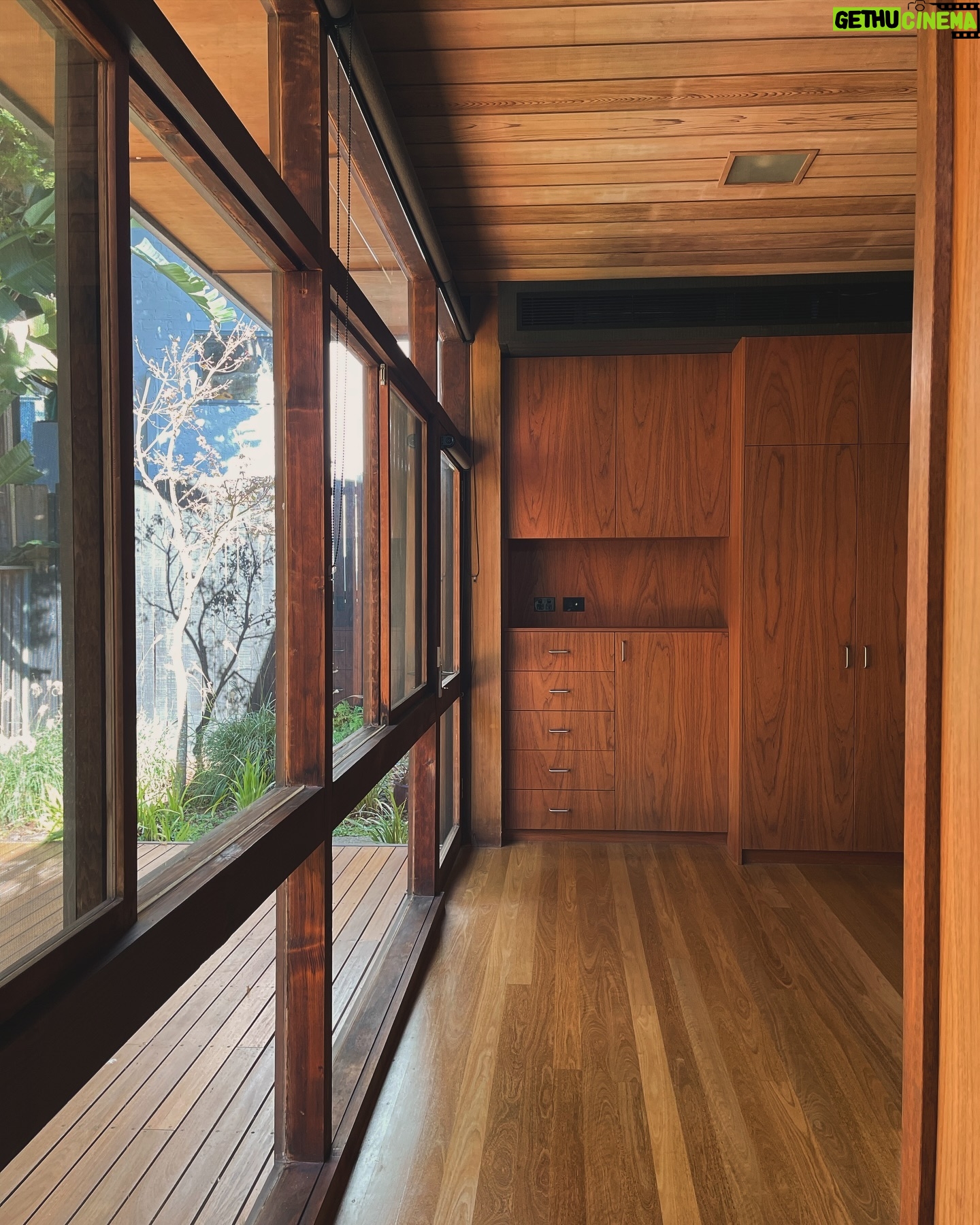 Tim Ross - 2.5K Likes - I had a really wonderful afternoon giving a couple of talks here in this 1960s home designed by Bryce Mortlock. In the audience were the couple who just sold the house, the new owners, a brother and sister who grew up there, and the son of the architect. It was a good place to talk about memory and home. I like this talk quite a lot. I must do a few more of them soon.
With recent additions by @the_modernist
Sold by @modernhouse_co
#modernism #architecture