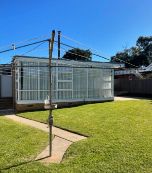 Tim Ross Instagram - Blues Skies at the Whitlam House in Cabramata.  Designed by Roy Appleton in 1957. 

“Gough Whitlam's home was intrinsically linked to his political life. As the Member of the Australian Parliament for Werriwa from 1952 to 1978, the home served as the backdrop to his service – constituents, seen approaching through the kitchen window as they walked up the driveway, were invited into the living or dining rooms to talk about their matters of concern. The home was a frequent host to political functions, celebrations of electoral victories, and sombre reflections on losses.”

I’m still processing my visit to this home which is continuing to be restored by @thewhitlaminstitute