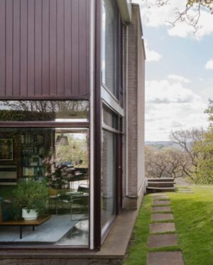 Tim Ross Instagram - Absolute banger.
“One of Britain’s most celebrated modern houses, Farnley Hey in West Yorkshire was designed by the architect Peter Womersley in 1954 as a wedding present to his brother. ”
Quite the present - currently for sale at @themodernhouse 📷 @npphotographer