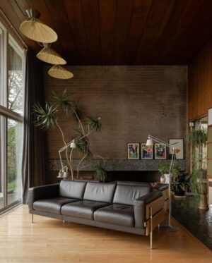 Tim Ross Instagram - Absolute banger.
“One of Britain’s most celebrated modern houses, Farnley Hey in West Yorkshire was designed by the architect Peter Womersley in 1954 as a wedding present to his brother. ”
Quite the present - currently for sale at @themodernhouse 📷 @npphotographer