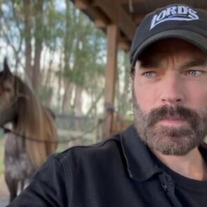 Tim Rozon Instagram - Like I already told you. I'm all in. #e4l @diamondoaksfarmstayandride