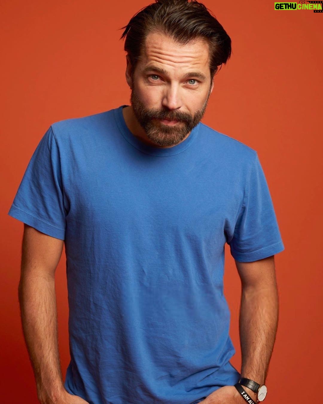 Tim Rozon - 7.8K Likes - Thanks for having us @comic_con and double thanks to treating us to @pizzahut 🍕 @smallzphoto @raskindphoto @gettyentertainment #sdcc2018 #sdcc #pizzahut #wynonnaearp #beard #blueeyes