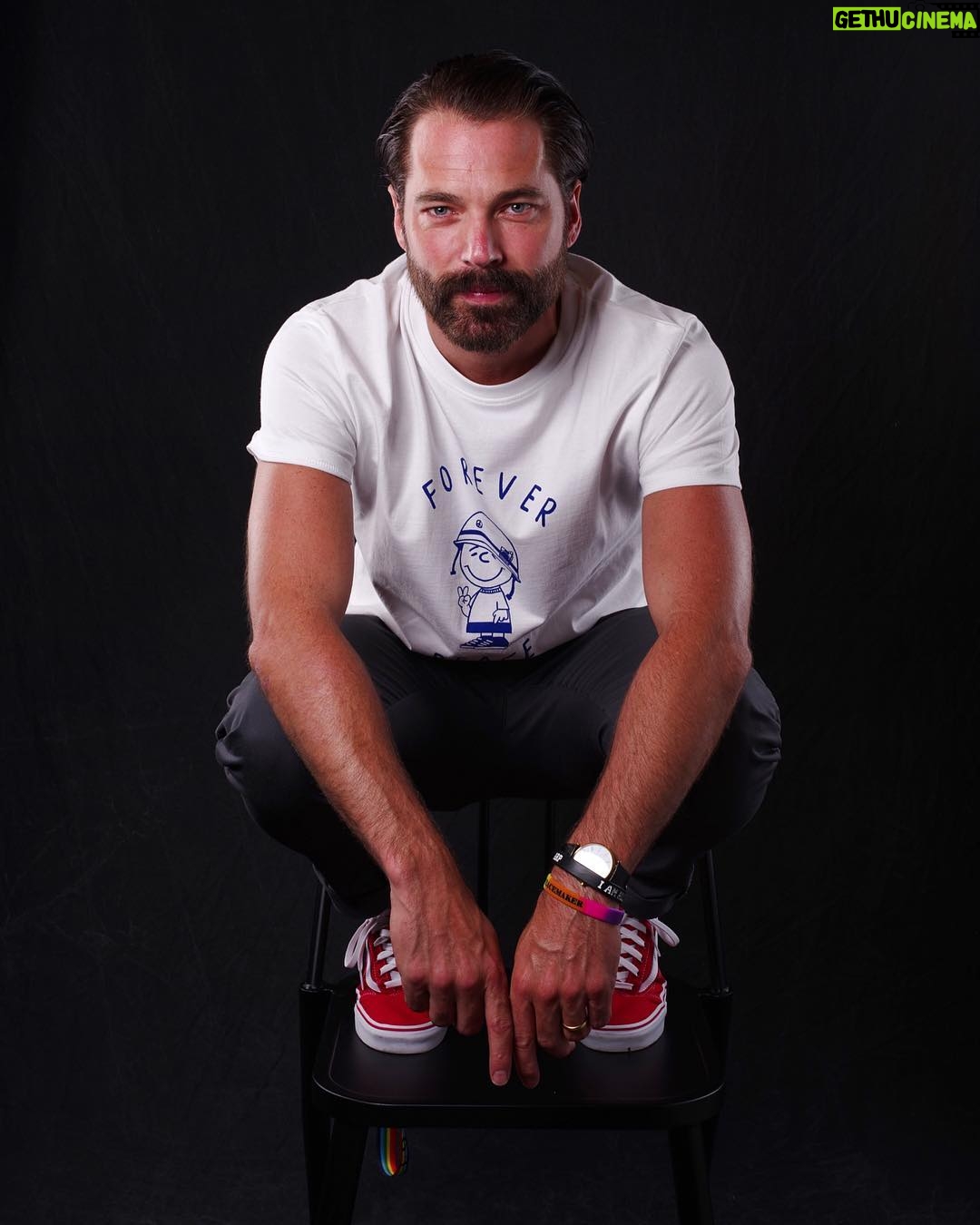 Tim Rozon - 8.2K Likes - SDCC 2018 @variety @wynonnaearp #sdcc2018 #wynonnaearp @wemotoclothing @vanscanada #foreverpeace