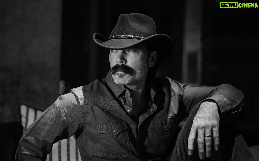 Tim Rozon - 7.8K Likes - CB.