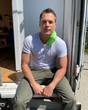 Tim Rozon Instagram - Grateful and excited to be a part of “Dakota” @iervolinoentertainment @andreaiervolinoproducer @ladymonikabacardi @poole.marty @kirkharrisofficial  @rosatobruno_  Be Safe 💚🤍❤️.