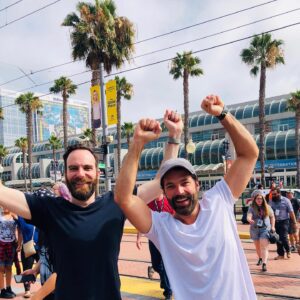 Tim Rozon Instagram - That time we were on the side of buses (and trains) at San Diego Comic Con and I was the happiest kid in the world. I will get back to you @comic_con If you taught me anything it’s how to wait patiently (in lines) & I will happily wait the 460 days until I see you again. #sdcc luv u always, Tim.❤️