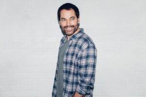Tim Rozon Instagram - All the best & I hope all your dreams come true in 2022 💫💫💫 #2022 📸 @kristinaruddick