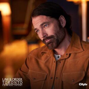 Tim Rozon Instagram - LAW & ORDER TONIGHT. This is such a huge deal for me and get ready to watch an all-new episode of #LawandOrderToronto #CriminalIntent TONIGHT at 8/7c on @city_tv or stream it on Citytv  #LawandOrderThursday  #DunDun @lawandorderto @cameronpicstv Directed by @worldwidewinnie written by @tassievcameron @noelcarbs