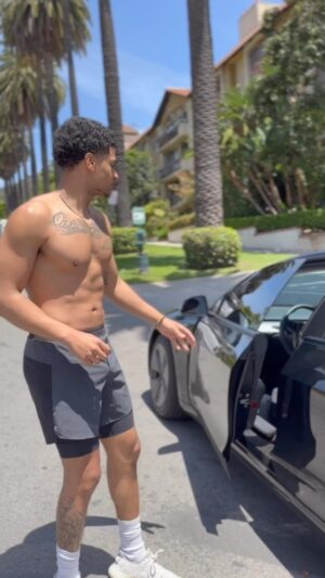 Timmy Pandolfi Instagram - Every weekend starts off this way. Exercise, Sunlight, and Fuel. I’ve been searching for a replacement for my morning coffee and energy drinks for a product that doesn’t just start my mornings but keeps me going all day long. Which is why I incorporated @levateyou Vitality Daily Greens into my morning routine. 

Use my code TIMMYLVU15 for 15 percent off your order, and elevate yourself!! 

#UpYourGreens #LEvateYourHealth #LevateYourLife