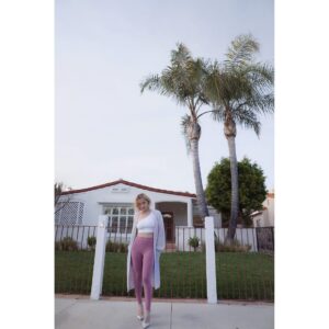 Tina Ivlev Instagram - Part deux 🌺