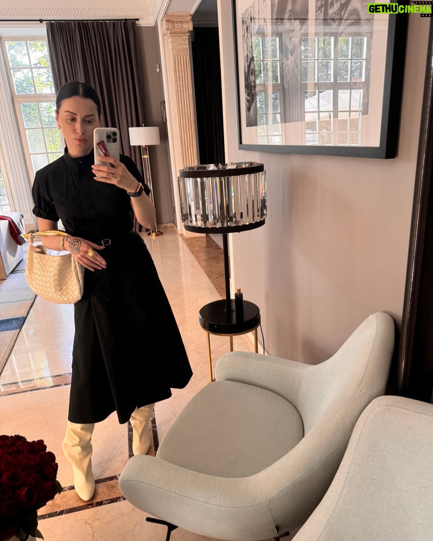 Tina Kandelaki - 3 Likes - ŠŠ¾ŃŠŗŃŠµŃŠµŠ½ŃŠµ, а ŃŃŠ¾ Š·Š½Š°ŃŠøŃ, ŃŃŠ¾ ŠæŃŠøŃло Š²ŃŠµŠ¼Ń #ŠŠøŃваŠŃков.
ŠŃŃ ŠµŃŠµ Š¶Š“Ń Š°Š±ŃŠ¾Š»ŃŃŠ½Š¾ Š»ŠµŃŠ½ŠµŠ¹ ŠøŃŃŠ¾ŃŠøŠø, но пока ŃŃŠµŠæŠ»ŠµŠ½Š½Ńе Š²Š°ŃианŃŃ Š³Š»Š°Š²ŠµŠ½ŃŃŠ²ŃŃŃ. ŠŠ°ŠŗŠ¾Š¹ Š¾Š±ŃŠ°Š· ŠæŠ¾Š½ŃŠ°Š²ŠøŠ»ŃŃ Š±Š¾Š»ŃŃŠµ Š²ŃŠµŠ³Š¾? ŠŠ“Ń Š¾ŃŠ²ŠµŃŃ Š² ŠŗŠ¾Š¼Š¼ŠµŠ½ŃŠ°ŃŠøŃŃ
š