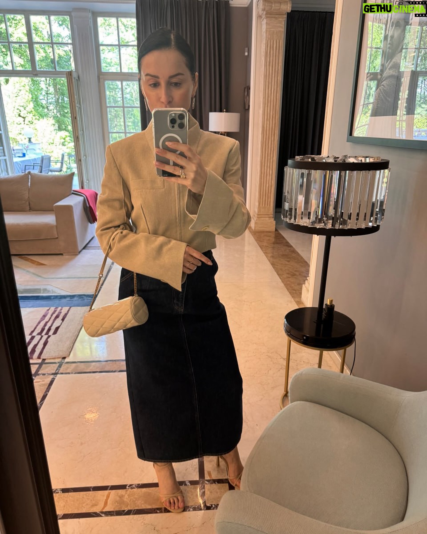 Tina Kandelaki - 3 Likes - ŠŠ°Ńинаем вŃŃ
оГной Ń ŃŃŠ°Š“ŠøŃŠøŠ¾Š½Š½Š¾Š¹ ŃŃŠ±ŃŠøŠŗŠø #ŠŠøŃваŠŃков.
ŠŠ°ŠŗŠ¾Š¹ Š¾Š±ŃŠ°Š· лиГиŃŃŠµŃ на ŃŃŠ¾Š¹ неГеле?š