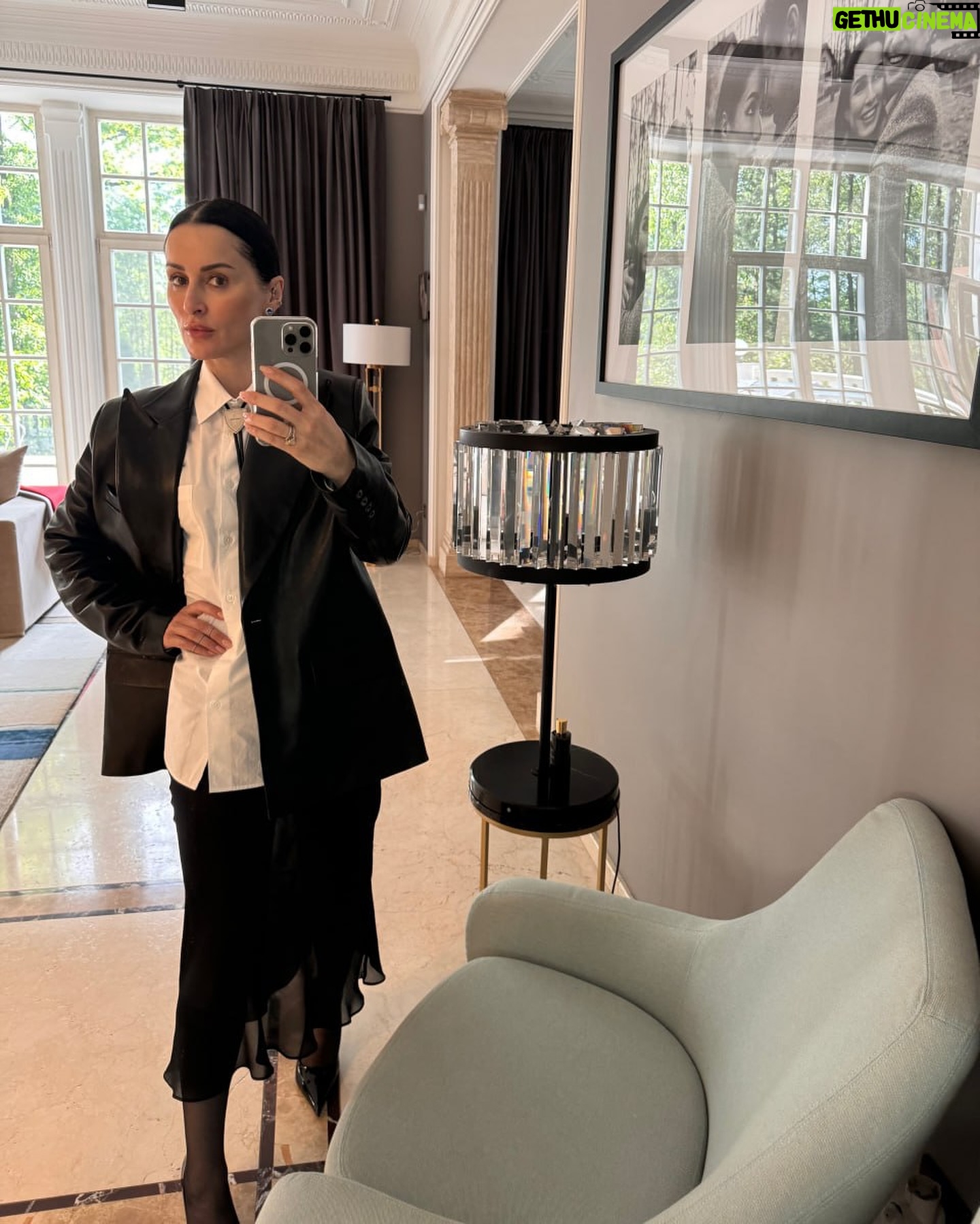 Tina Kandelaki - 3 Likes - ŠŠ°Ńинаем вŃŃ
оГной Ń ŃŃŠ°Š“ŠøŃŠøŠ¾Š½Š½Š¾Š¹ ŃŃŠ±ŃŠøŠŗŠø #ŠŠøŃваŠŃков.
ŠŠ°ŠŗŠ¾Š¹ Š¾Š±ŃŠ°Š· лиГиŃŃŠµŃ на ŃŃŠ¾Š¹ неГеле?š
