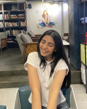 Tina Shilpara Instagram - 😌🫣
🌼🫶
💁🏻‍♀️💃🏼