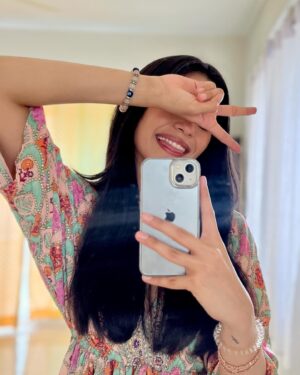 Tina Shilpara Instagram - 😌🫣
🌼🫶
💁🏻‍♀️💃🏼