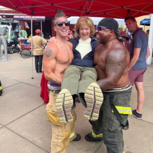 Tina Smith Instagram - Thanks for the pro tip @AmyKlobuchar — they really swept me off my feet!