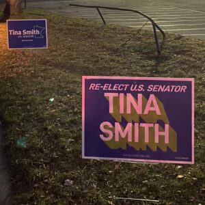 Tina Smith Instagram - Polls are open, Minnesota! 

🗳️ Hand deliver your mail-in ballot by 3PM.
🗳️ Vote in-person before polls close at 8PM.

Find a drop off location or polling place here: iwillvote.com 

If you have questions or concerns or need a ride to the polls, call 833-DFL-VOTE.