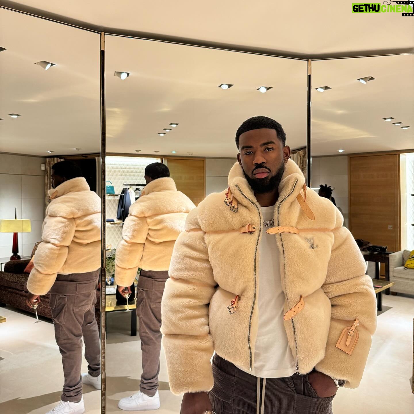 Tion Wayne - 137.7K Likes - Paris Fashion Week 🇫🇷
New music out soon