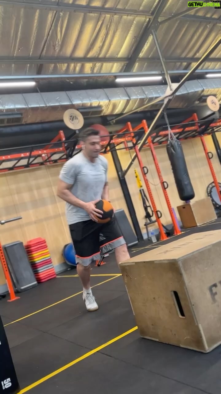 Tito Speranza - 1K Likes - En vez de un paso mĆ”s, serĆa, un salto mĆ”s.
@enanutritionals
www.enasport.com/TITO20
Código de descuento: TITO20