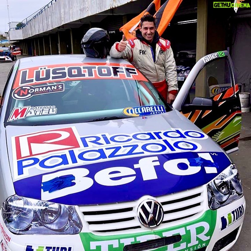 Tito Speranza - 2.4K Likes - Pasaron casi cinco años de la última vez que me subí a uno de los autos de la Copa Bora, pero enseguida sentí la misma felicidad que en aquel momento. Gracias por hacerme realidad esta alegría y dar algunas vueltas:
@copaboraoficial
@aldomorello
guidoserafini1
#AutodromoRobertoMouras
#Autos
#Carrerras
#Fierros