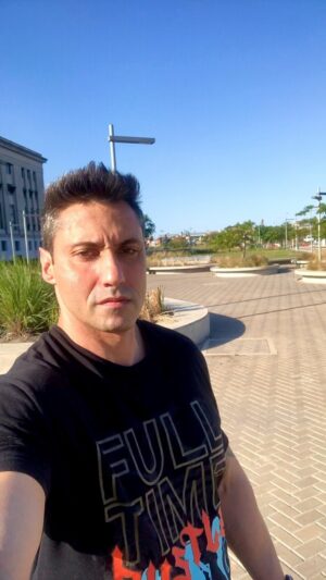 Tito Speranza Instagram - Paseando un poco por la ciudad para despejar la cabeza.