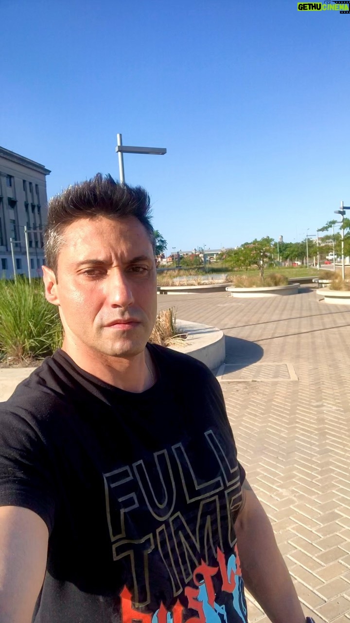 Tito Speranza - 2.6K Likes - Paseando un poco por la ciudad para despejar la cabeza.