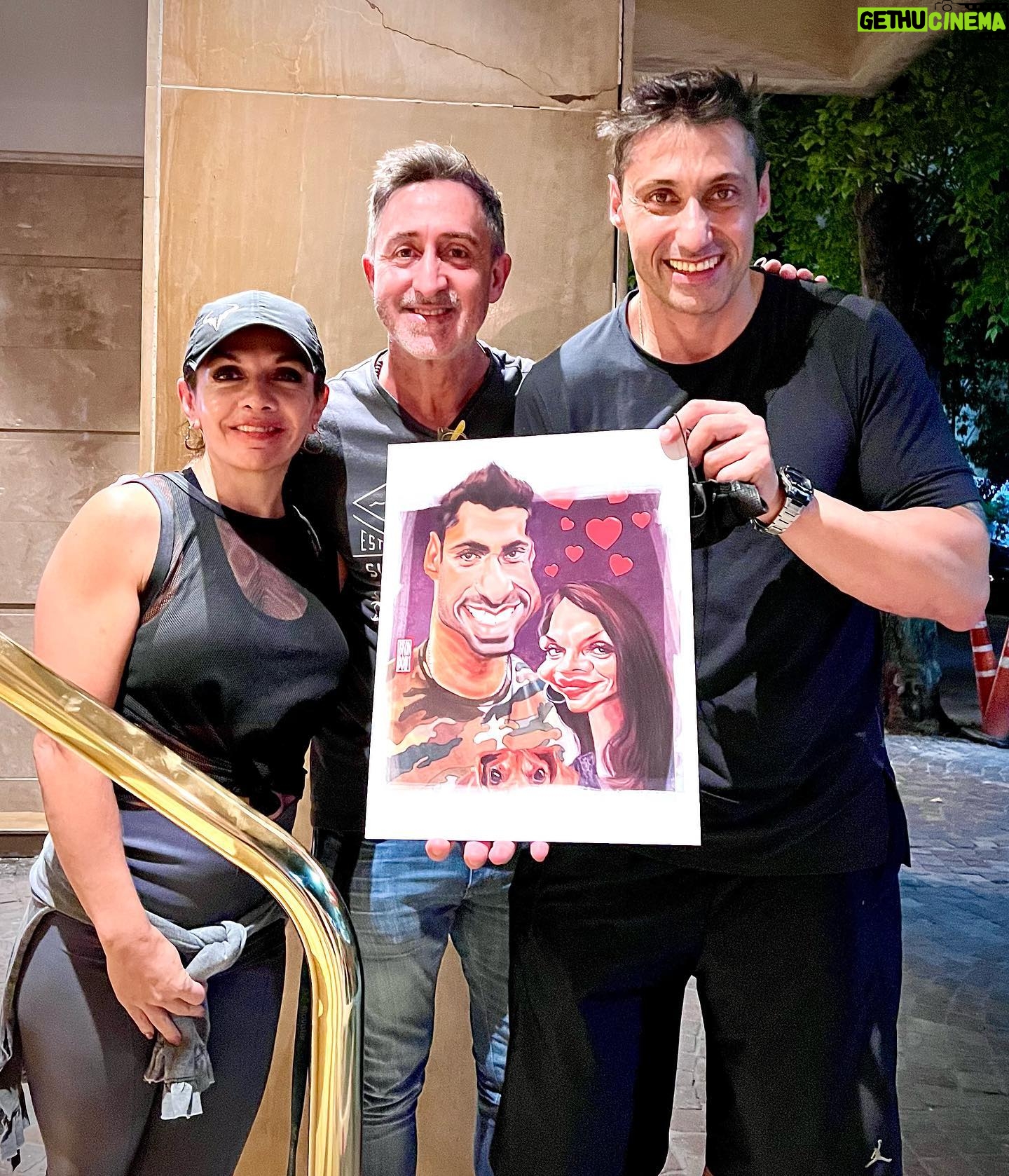 Tito Speranza - 3.8K Likes - Muchas gracias @brondoniart por la caricatura. Un obsequio muy lindo y original.
@marcevillagra esta viendo cómo enmarcarlo o qué tipo de marco hacerle.