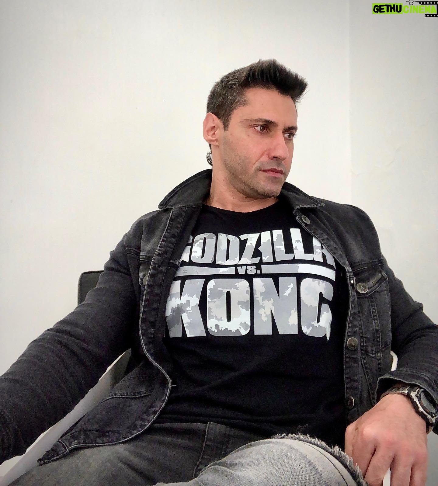 Tito Speranza - 2.4K Likes - Fin del día!
Mirando que ver en la tele para despejarme.
*
*
*
#Dialargo
*
#Relax
*
#Tele
*
@klosterinsta