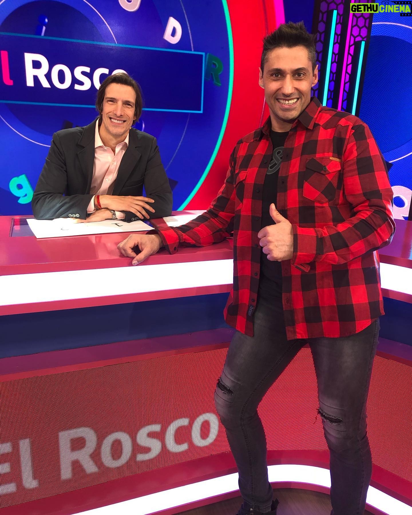 Tito Speranza - 2.6K Likes - Que bien la pasó cada vez que vengo a #PASAPALABRA por @telefe
Gracias a la producción por invitarme y a Ivan por la buena onda con la que me recibe cada vez que participo.
*
*
*
👕👖 @klosterinsta