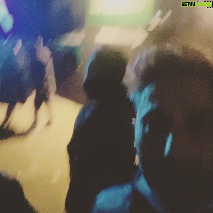 Tito Speranza - 847 Likes - Una noche genial salió y sin programarla. Cena con amigos #GustavoBB @maximilianoprimero en la previa y después ir a ver el recital de #Metalica
El CD de MetƔlica (Tapa Negra) fue mi primer compacto.
