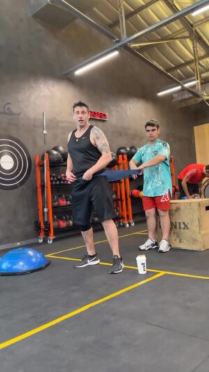 Tito Speranza Instagram - Sigo entrenando para la recuperación total de la cirugía (ACL). Gracias @vicente_borrelli1 por la ayudarme en los ejercicios. 
Y como en cada entrenamiento me acompañan los suplementos de @enanutritionals 
www.enasport.com/TITO20
Código: TITO20