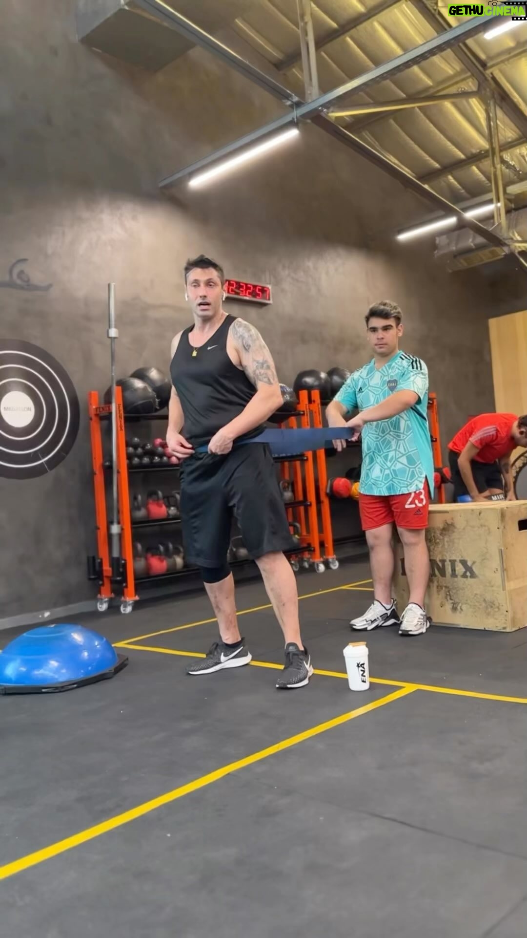 Tito Speranza - 2.8K Likes - Sigo entrenando para la recuperación total de la cirugĆa (ACL). Gracias @vicente_borrelli1 por la ayudarme en los ejercicios.
Y como en cada entrenamiento me acompaƱan los suplementos de @enanutritionals
www.enasport.com/TITO20
Código: TITO20