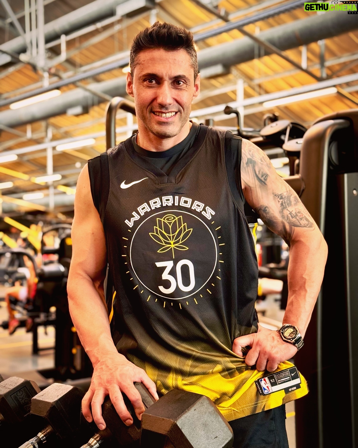 Tito Speranza - 3.1K Likes - Último día de trabajo y entrenamiento del año. Feliz año nuevo!!!