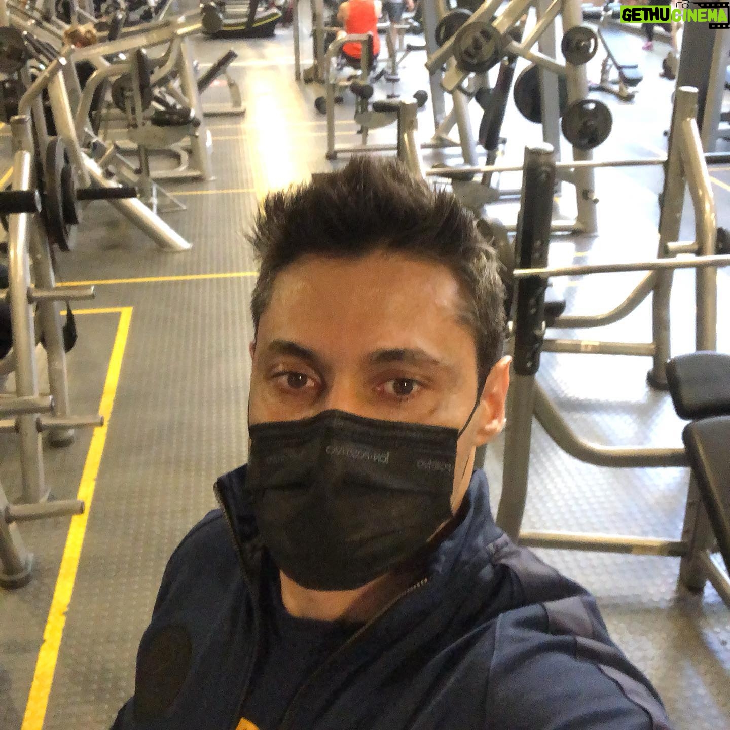 Tito Speranza - 2K Likes - Trabajando en el gym. Me saque la foto solo, porque nadie quiso salir. 🤷🏻♂️