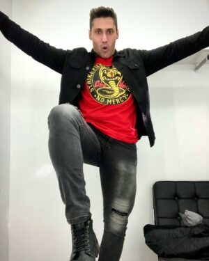 Tito Speranza Instagram - Estoy muy contento por otra participación más en #PASAPALABRA por @telefe 
Gracias #Ivan y a toda la #Producción
*
*
*
👕👖
@klosterinsta 
*
#Jugar
#Competir
#Aprender
#LaGrulla
#CobraKai