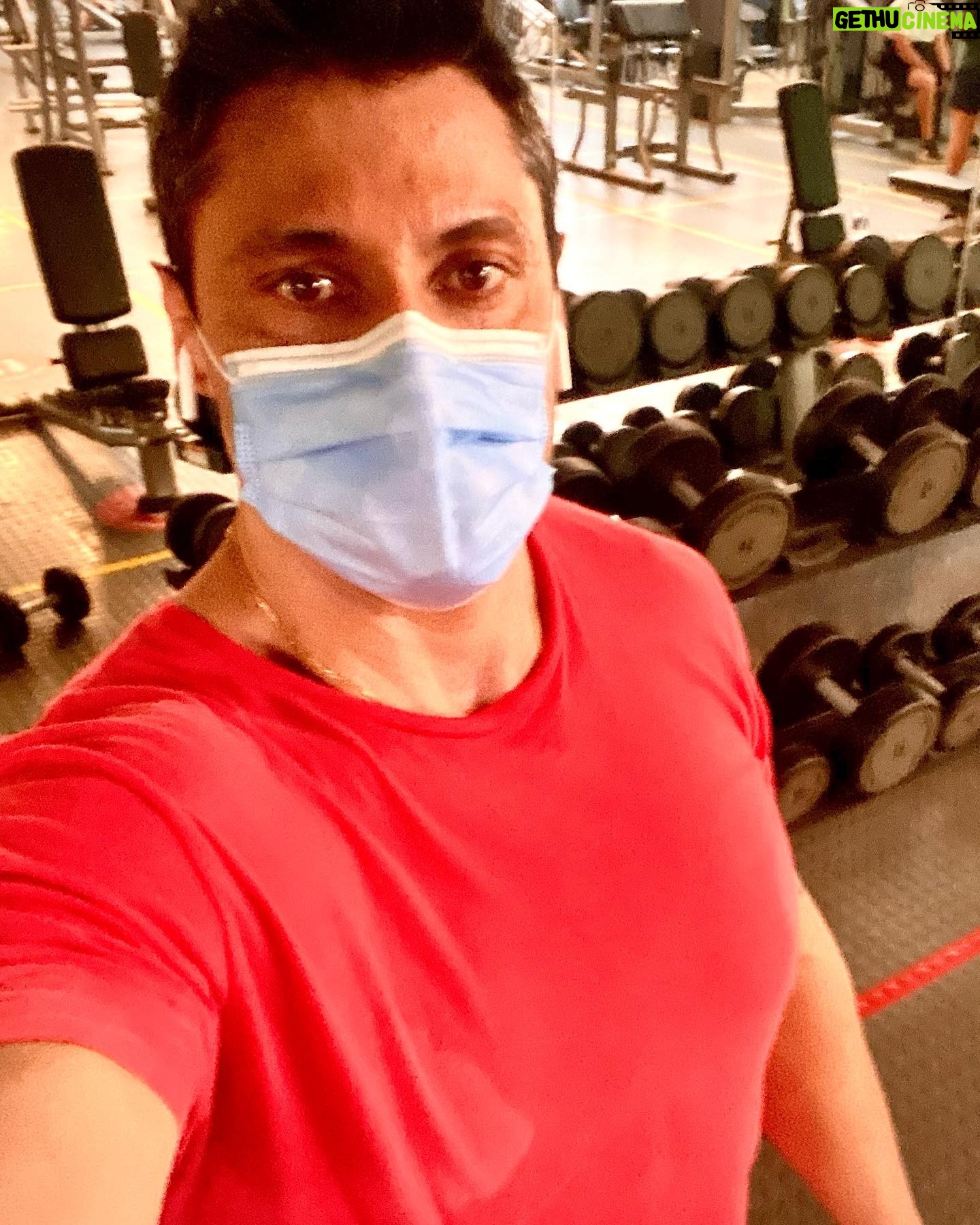 Tito Speranza - 1.9K Likes - Vuelta al trabajo y a entrenar @megatlon #LaImprenta
*
*
#Verano
#BsAs
*
*
#Trabajar
#Entrenar
