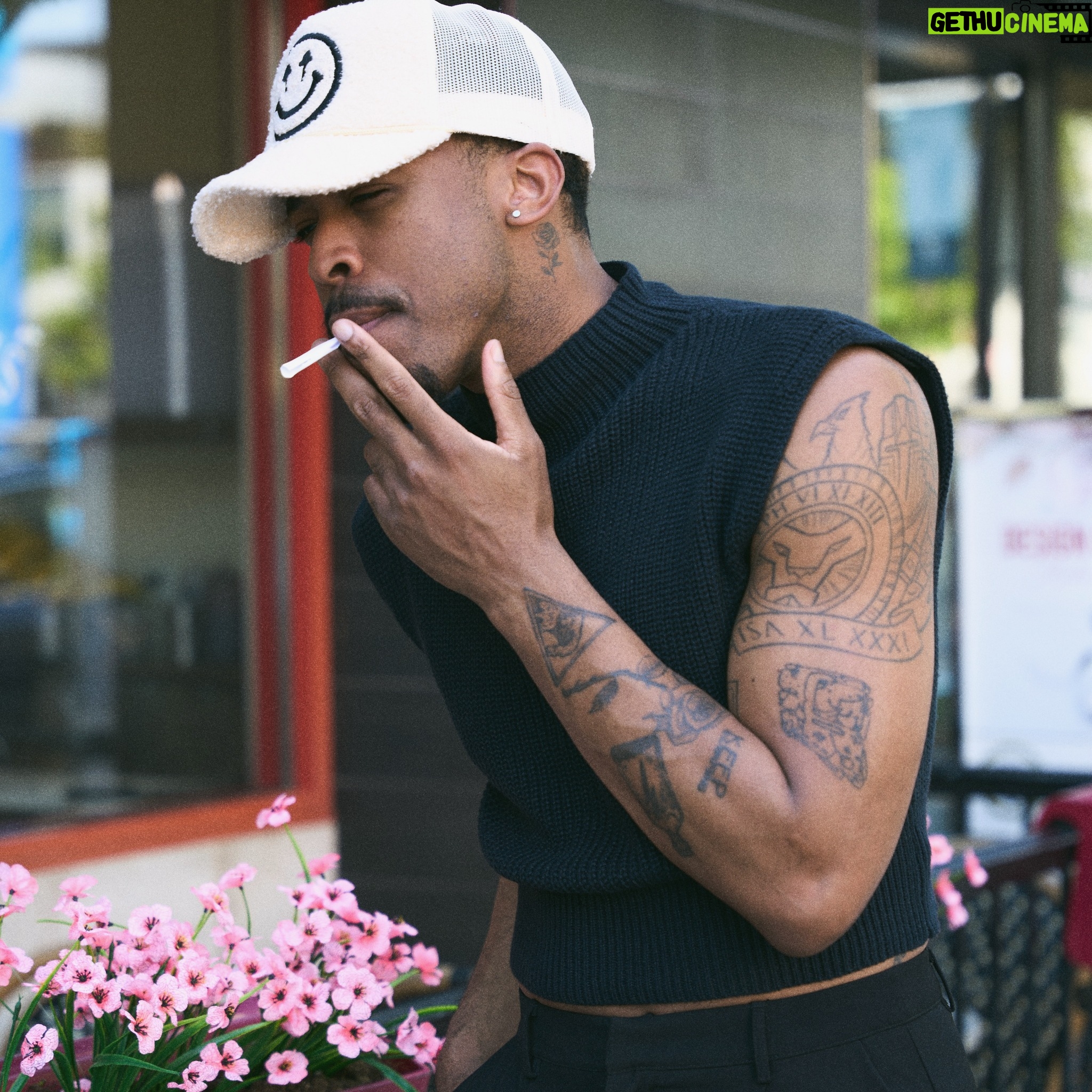 Titus Makin Jr. - 3.5K Likes - It’s paper, chill