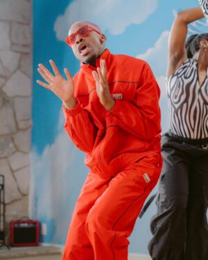Titus Makin Jr. Instagram - A lil quirky bts fun! #EtherealMood OUT NOW 🙃 link in bio
•
•
BTS 📸 @icmerz