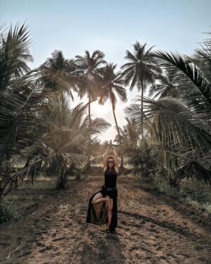 Tjaša Perko Instagram - Yoga takes me places I always wanted to see and experience. As I already mentioned, if you don’t see India, you can’t understand it. Despite her reputation, there is amazing nature hidden inside that simply takes your breath away. The smell and sound of the jungle just revive me.
•
•
•
•
#india #tamilnadu #yoga #yogaeveryday #explore #panchakarma #yogapractice #indiatravel #eat #pray #love