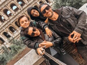 Tjaša Perko Instagram - Benvenuto maggio 🇮🇹🍝 famiglia 🤍
•
•
•
•
#roma #italia #moments #family #familia #precios #eat #love #blackisourhappycolor #black