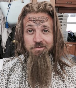 Tobias Santelmann Instagram - Ragnar in the making. 🎬
#TheLastKingdom 
#Netflix
#bbc2
