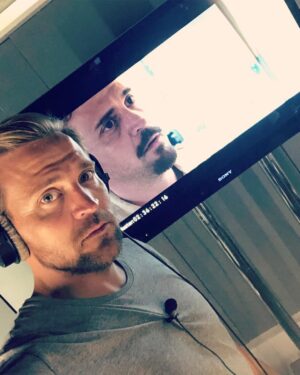 Tobias Santelmann Instagram - Siste dag med etterarbeid på MORDENE I KONGO.

Premiere 26.oktober 👊