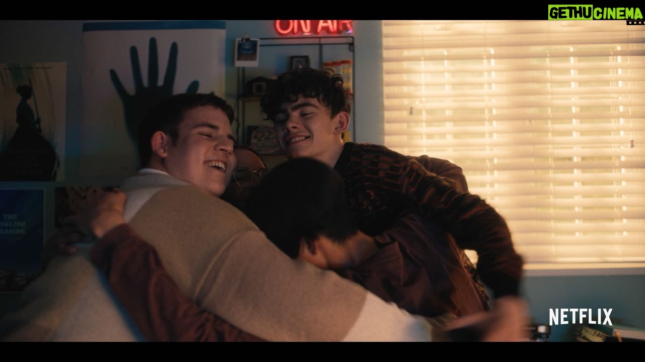 Tobie Donovan - 43K Likes - Heartstopper trailer!!! 🍂🌈📚
Check out our show next Friday, April 22nd, on @netflix 💜